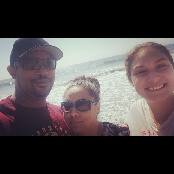 Meet your Posher🤗 - Picture 2 of 7